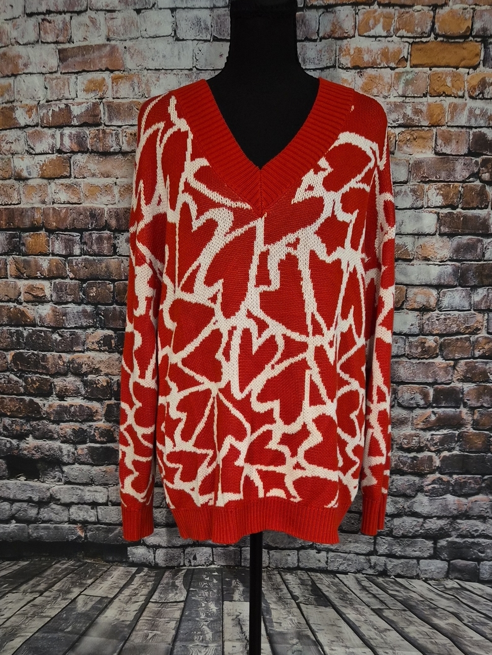 Women's Red & Cream Abstract V-Neck Sweater